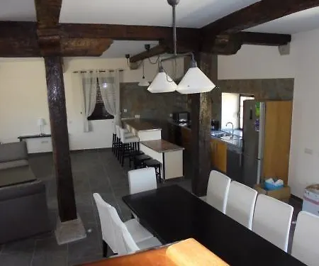 La Iglesuela Country house *